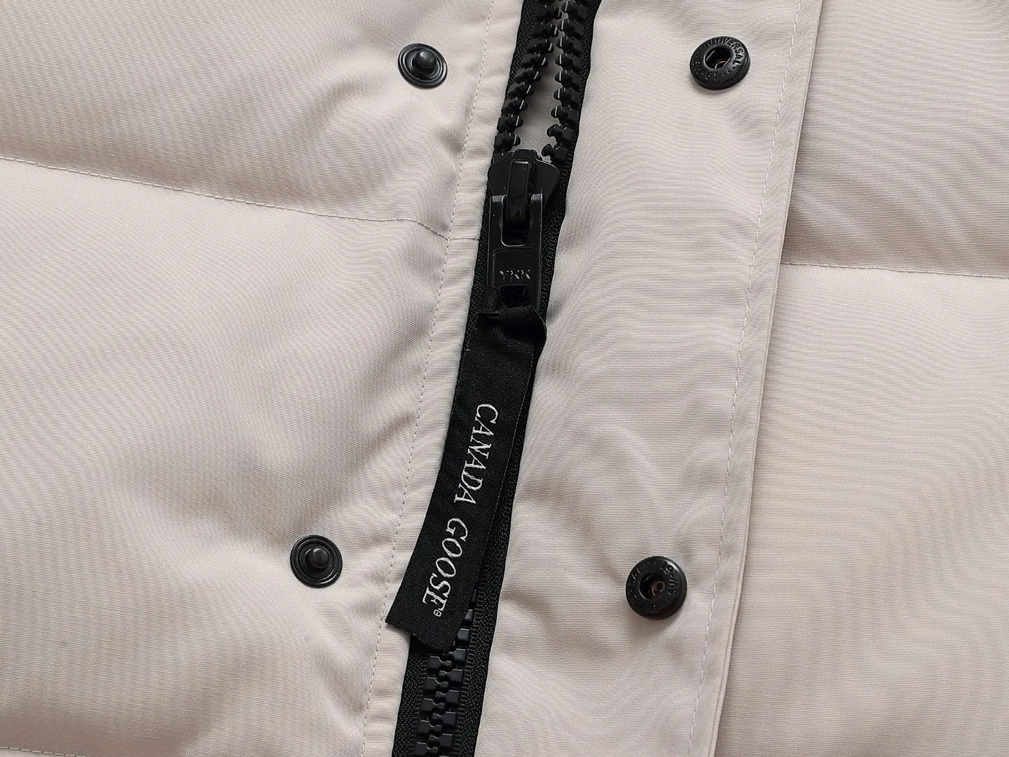 #Expedition Classic /17 # Same Style# ➖Authentic ！ ➖ ，Feather-Light 10D ， 84.5 15.5 ，100% ！ ➖Authentic 80 ， ， 90 Series ！ ➖ nylon + ， 7 ＋ ，100% ！ ➖ ， ！ ➖ YKK ，YKK ， ！ ➖3M ， ， ！ ➖ ，98% ， ！ Authentic 👇 （ ）： Authentic ， 55 14 ， ！ （ ）： ， ， ZP 0 ！（ ！） （ ）： ZP 21 ， Authentic 18 ， 18 ！(ZP ） ( )： Y ， YKK， ！ Authentic ： 18 （Authentic ）， 90 ， （ ） ： 21 ，50 （ ） Authentic ，Authentic ， Authentic ，（ Authentic ） 。 ： ，50 ， ！ ， ， 90 ， ， ！（ Authentic ） ： Authentic， ， 。（ 7 ， 15 。） ！ ， ！ Quality ！ ⛔ ， ， ， ！